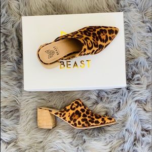Leopard heeled mule